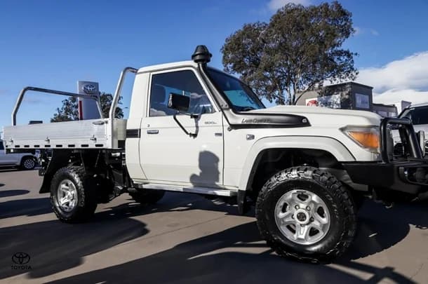 2020 Toyota LC MILITARY GXL image 3