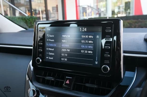 2021 TOYOTA Corolla Sedan SX image 17