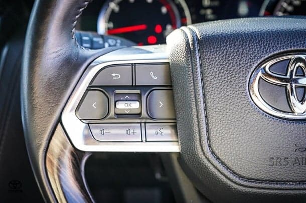 2024 Toyota Landcruiser VX image 16
