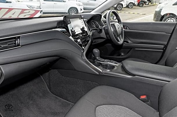 2024 Toyota Camry Hybrid Ascent image 8