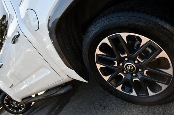 2023 Toyota Tundra Limited image 4