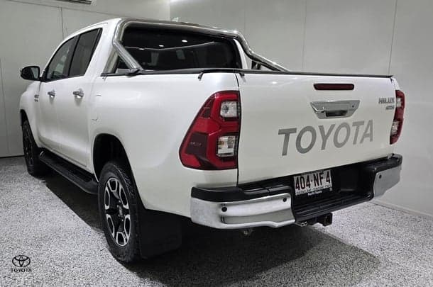 2022 Toyota Hilux SR5 image 5