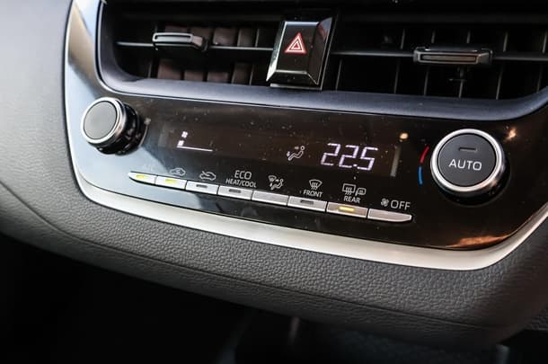 2023 Toyota Corolla Sedan Hybrid Ascent Sport image 20