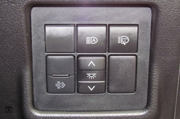 2023 Toyota Prado VX image 10