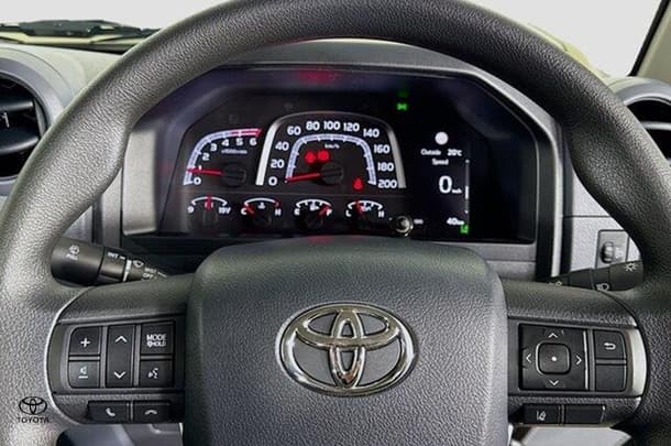 2025 Toyota LANDCRUISER MILITARY GXL image 12