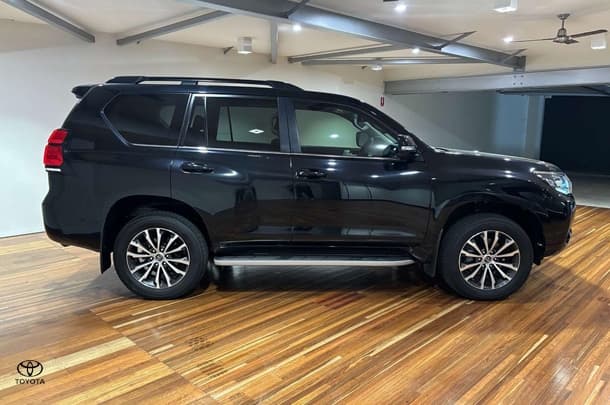 2021 Toyota Prado Kakadu image 11