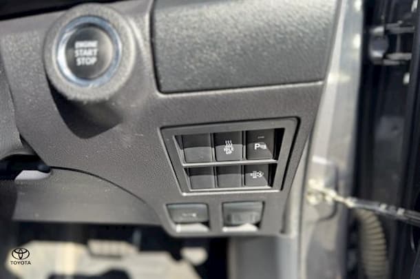 2022 Toyota Hilux SR5 image 14
