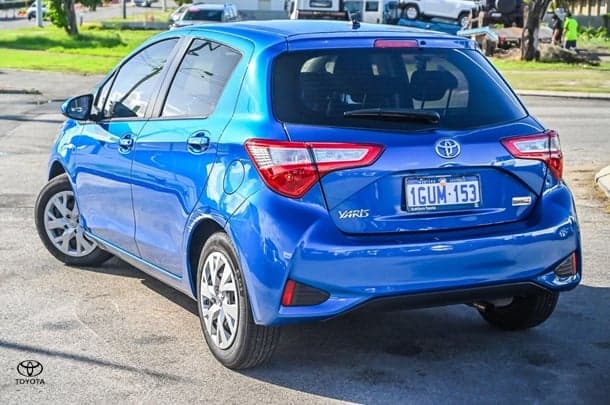 2019 Toyota Yaris ASCENT image 2