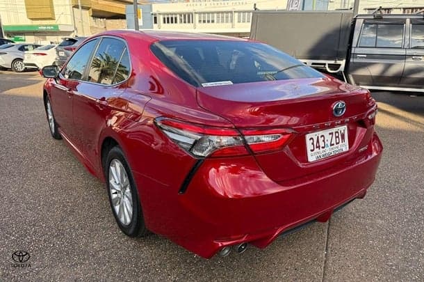 2019 Toyota Camry Hybrid Ascent Sport image 2
