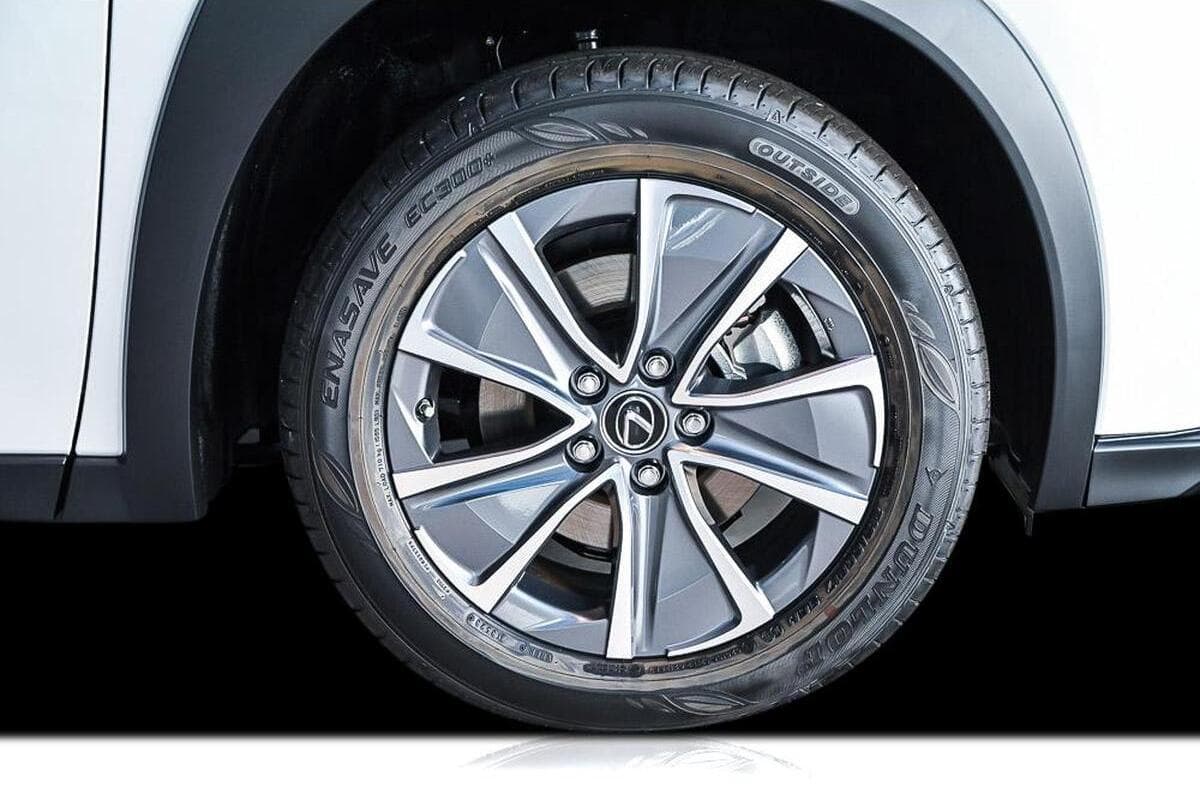 2024 Lexus UX UX300e Luxury Auto FWD image 17