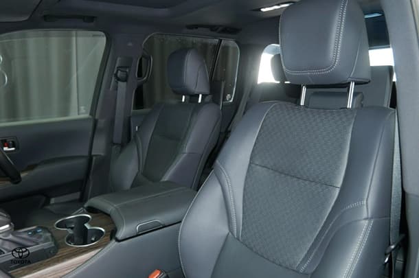 2023 Toyota Landcruiser Sahara image 25
