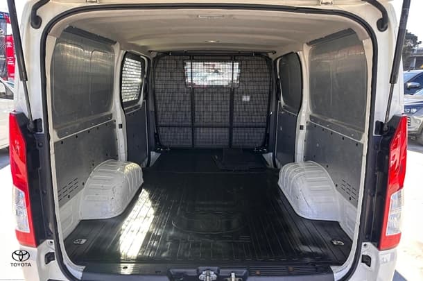 2021 Toyota HiAce LWB image 26