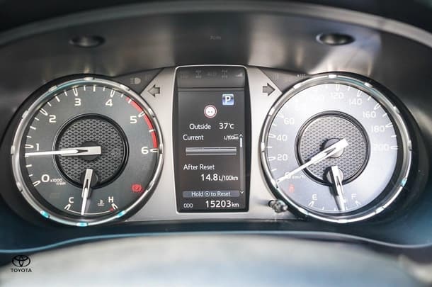 2023 Toyota HILUX SR5 image 14