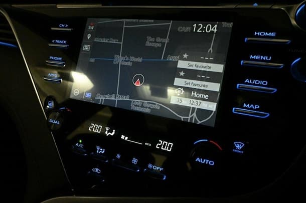 2018 Toyota Camry SL image 14