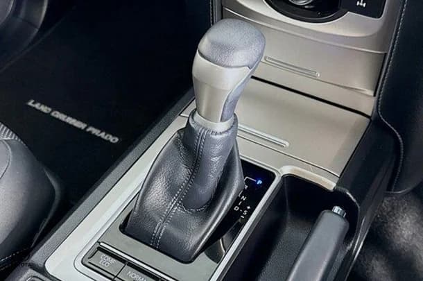 2023 Toyota Prado Kakadu image 18