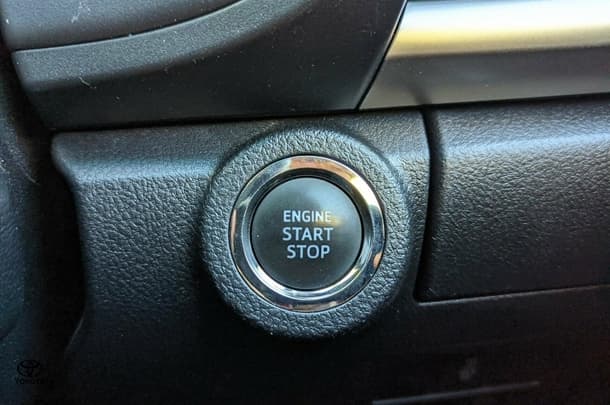 2023 Toyota Hilux 4x4 SR5 image 21