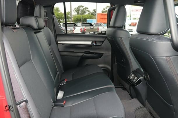 2023 Toyota Hilux 4x4 Rogue image 7