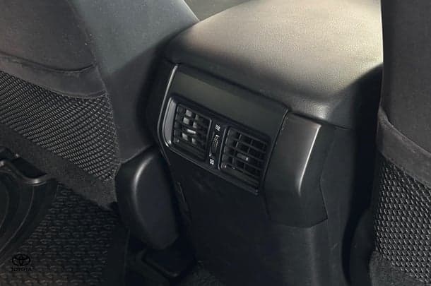 2020 Toyota Prado GX image 22