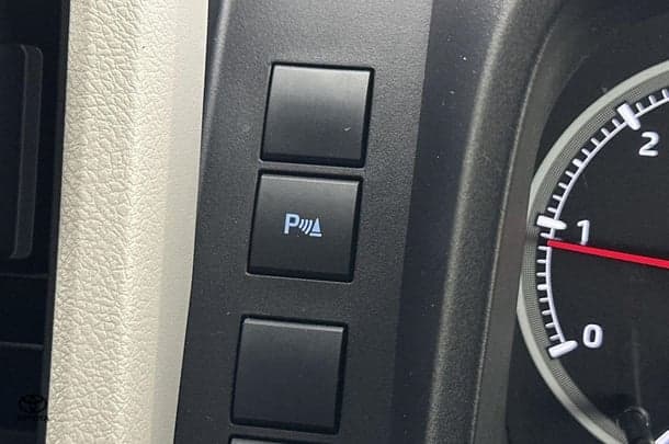 2019 Toyota Hiace LWB image 27