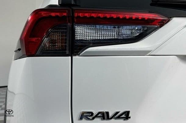 2023 Toyota Rav4 Hybrid GX image 8