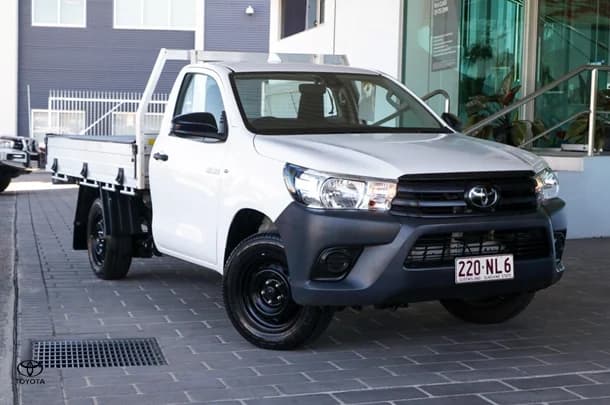 2022 Toyota Hilux 4x2 Workmate image 3
