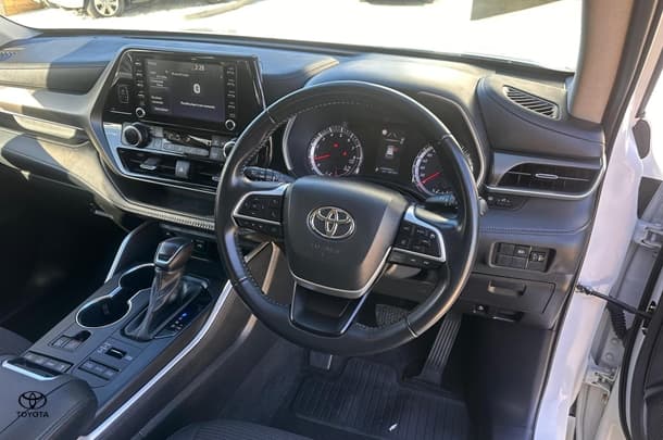 2022 Toyota Kluger GX AWD image 13