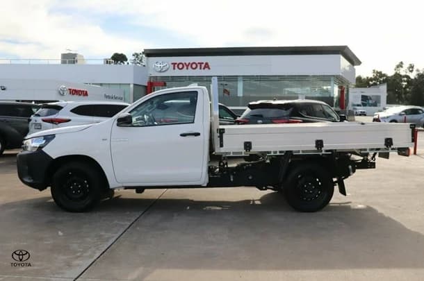 2024 Toyota Hilux 4x2 Workmate image 16