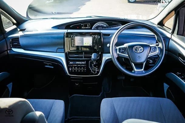 2019 Toyota Tarago GLi image 10