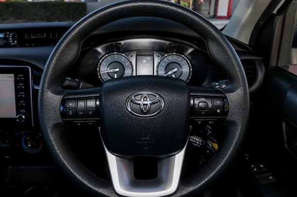 2024 TOYOTA Hilux 4x2 Workmate image 9
