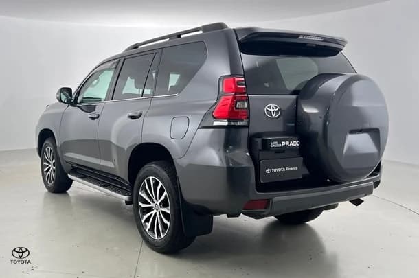 2023 Toyota Prado Kakadu image 2
