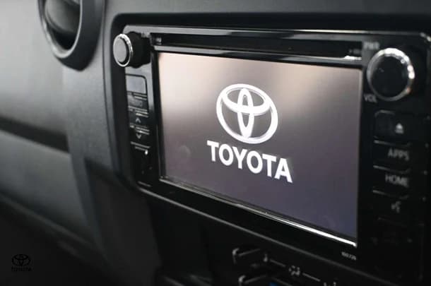2021 Toyota LC Military GXL image 12
