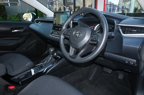 2021 TOYOTA Corolla Sedan SX image 30