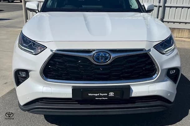 2023 Toyota Kluger Hybrid AWD GRANDE image 2