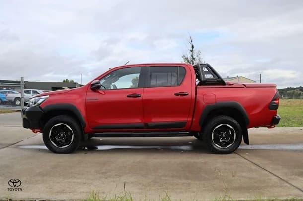 2018 Toyota Hilux 4x4 Rugged X image 7