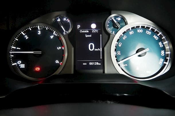 2023 Toyota Prado GXL image 10