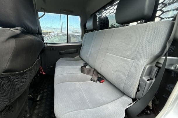 2021 Toyota LC Military GXL image 12