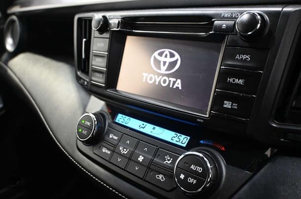 2018 Toyota RAV4 GXL AWD image 12