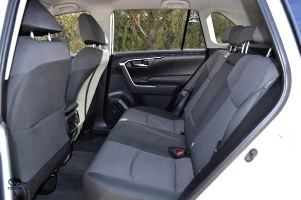 2019 Toyota RAV4 GXL-2WD image 13