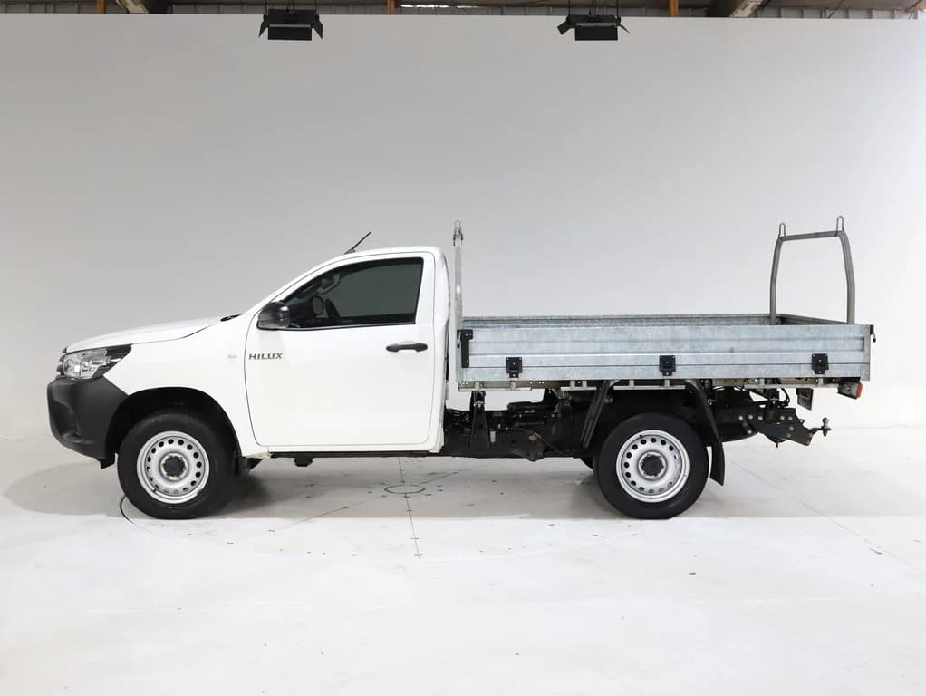 2021 Toyota Hilux Workmate image 3