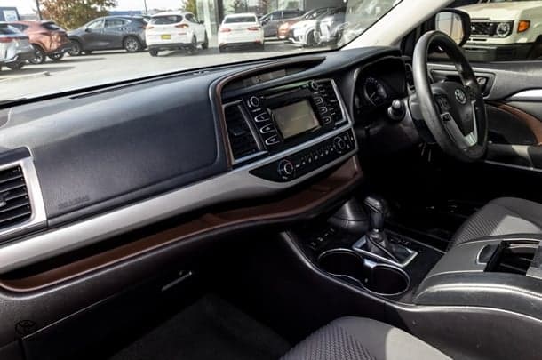 2017 Toyota KLUGER GX AWD image 9