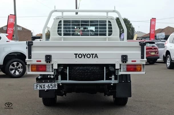 2025 Toyota LC MILITARY GXL image 4