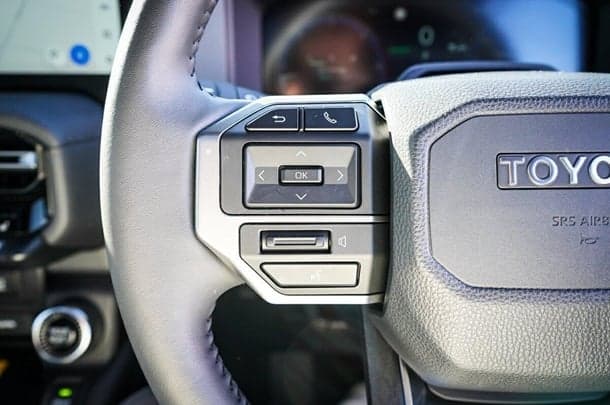 2024 Toyota Prado Kakadu image 19
