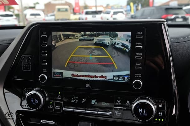 2021 Toyota KLUGER AWD GRANDE image 13