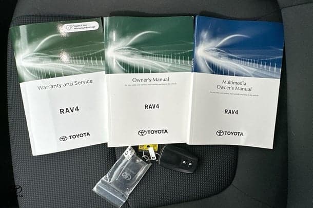 2023 Toyota Rav4 Hybrid GX AWD image 5