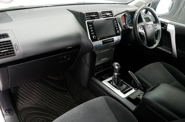 2023 Toyota Prado GXL image 18