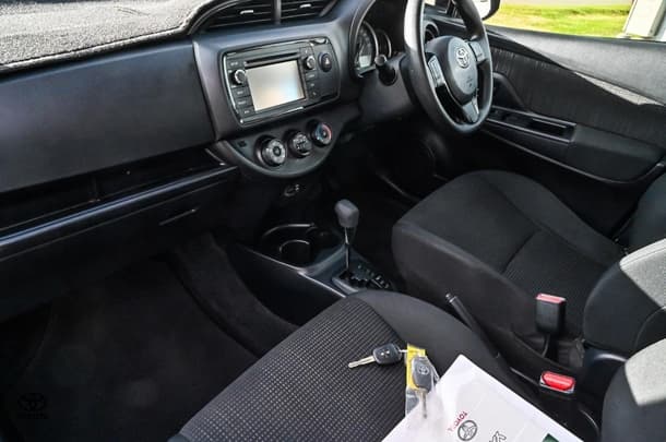 2018 Toyota Yaris ASCENT image 21