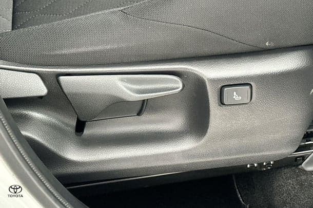 2022 Toyota Corolla Cross Petrol GX image 11