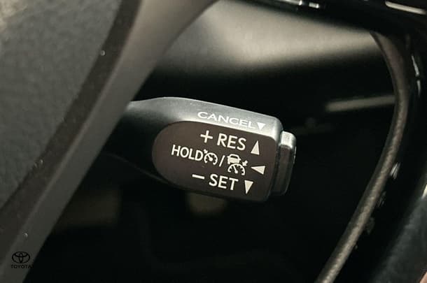 2023 Toyota CH-R GXL-2WD image 28
