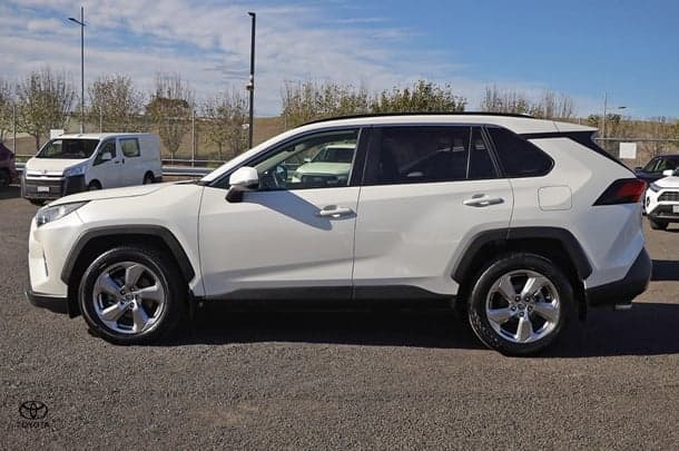 2021 Toyota RAV4 GXL-2WD image 9
