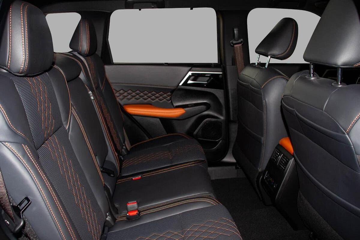 2024 Mitsubishi Outlander Exceed Tourer ZM Auto AWD MY24 image 11